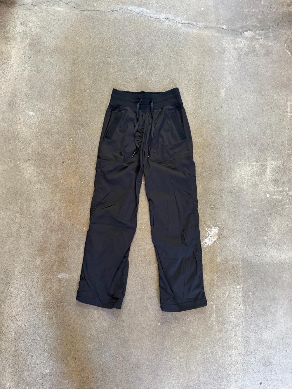 Lululemon Dance Studio Mid Rise Pants Short Black Size 2 Activewear Athleisure - Picture 7 of 12